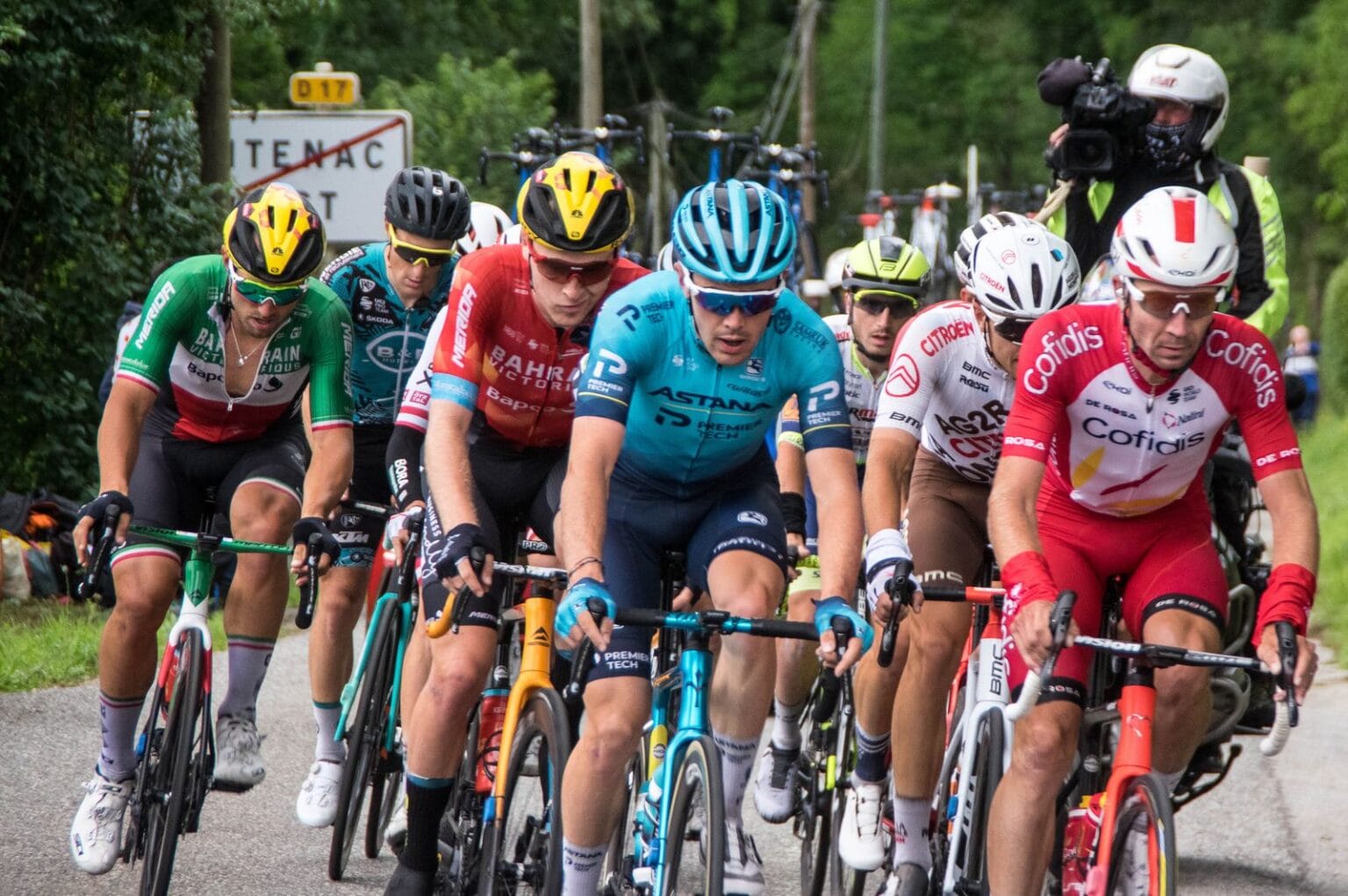 How to Watch the 2024 Tour de France in the United States ⋆ CyclingScoop
